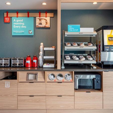 Avid Hotels Milwaukee West - Waukesha By Ihg Pewaukee المظهر الخارجي الصورة